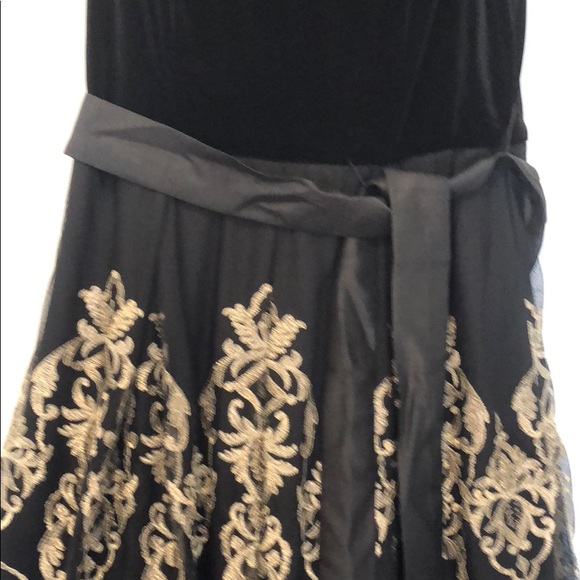 Velvet dress - Picture 2 of 2